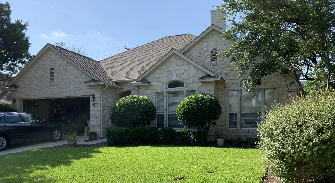 Roof Replacement Overview | Austin, TX | Willi Roofing Services An asphalt shingles roof from GAF installed in the Austin, TX area